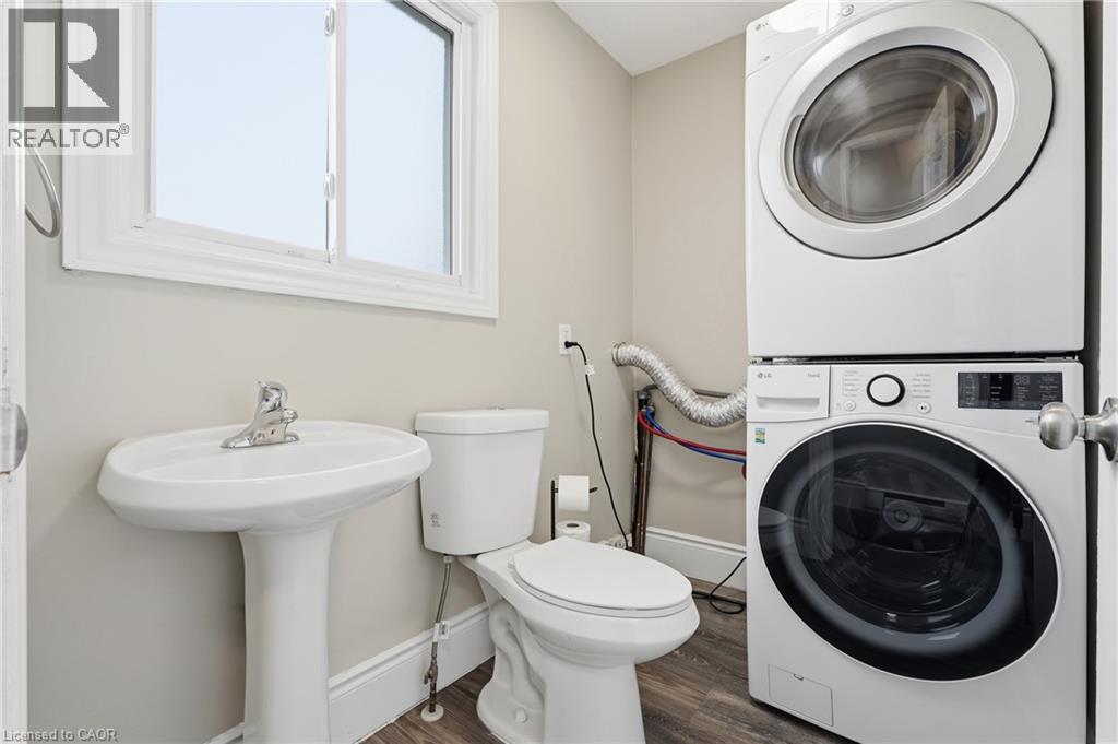 48 Windom Road Unit# I, Kitchener, ON - Indoor Photo Showing Laundry Room
