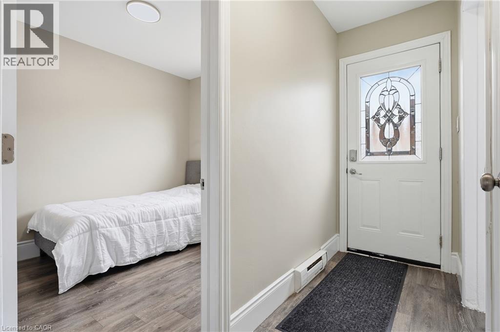 48 Windom Road Unit# I, Kitchener, ON - Indoor Photo Showing Bedroom