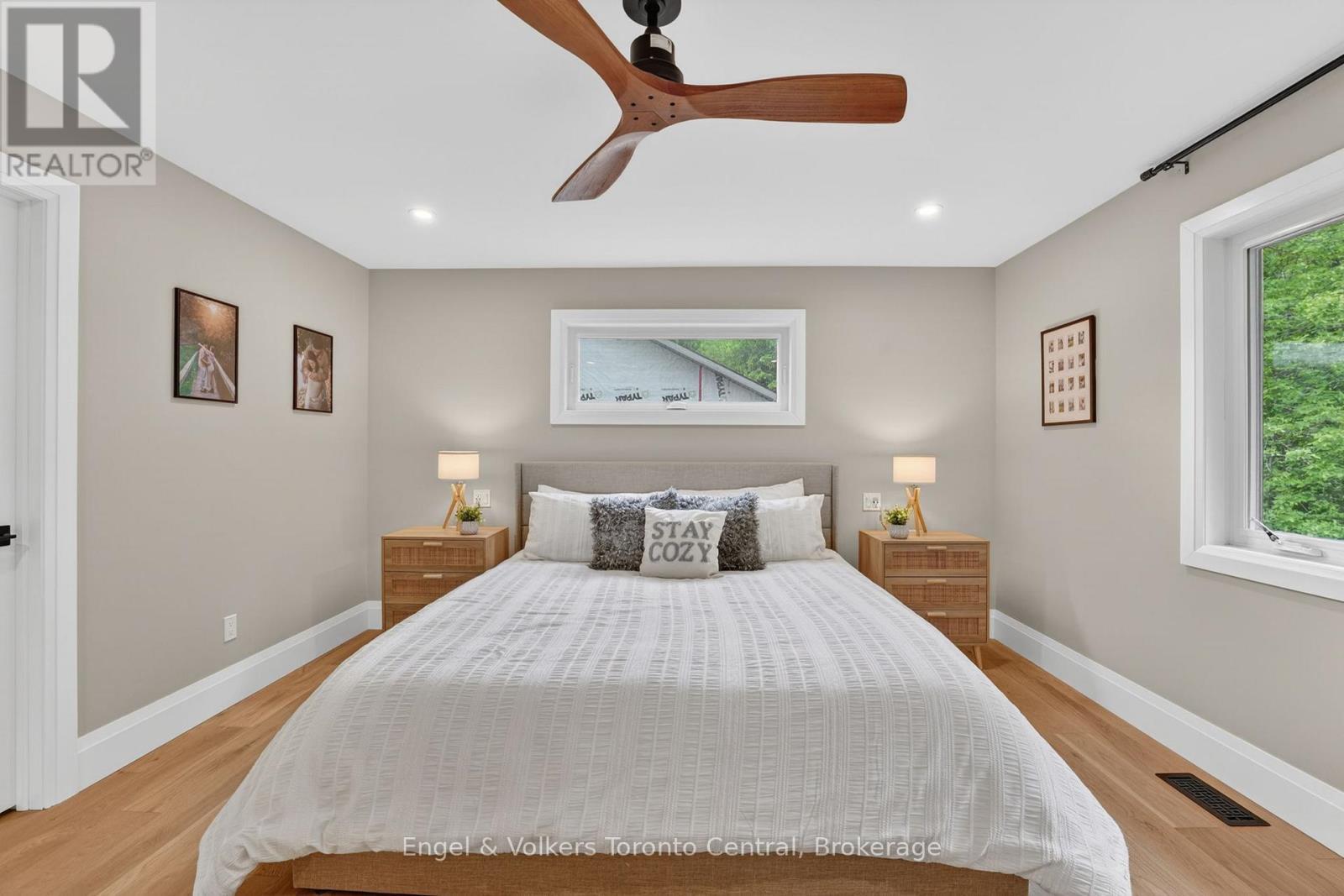 Primary bedroom with ensuite and w/i closet - 1093 Highway 141 Drive, Seguin, ON