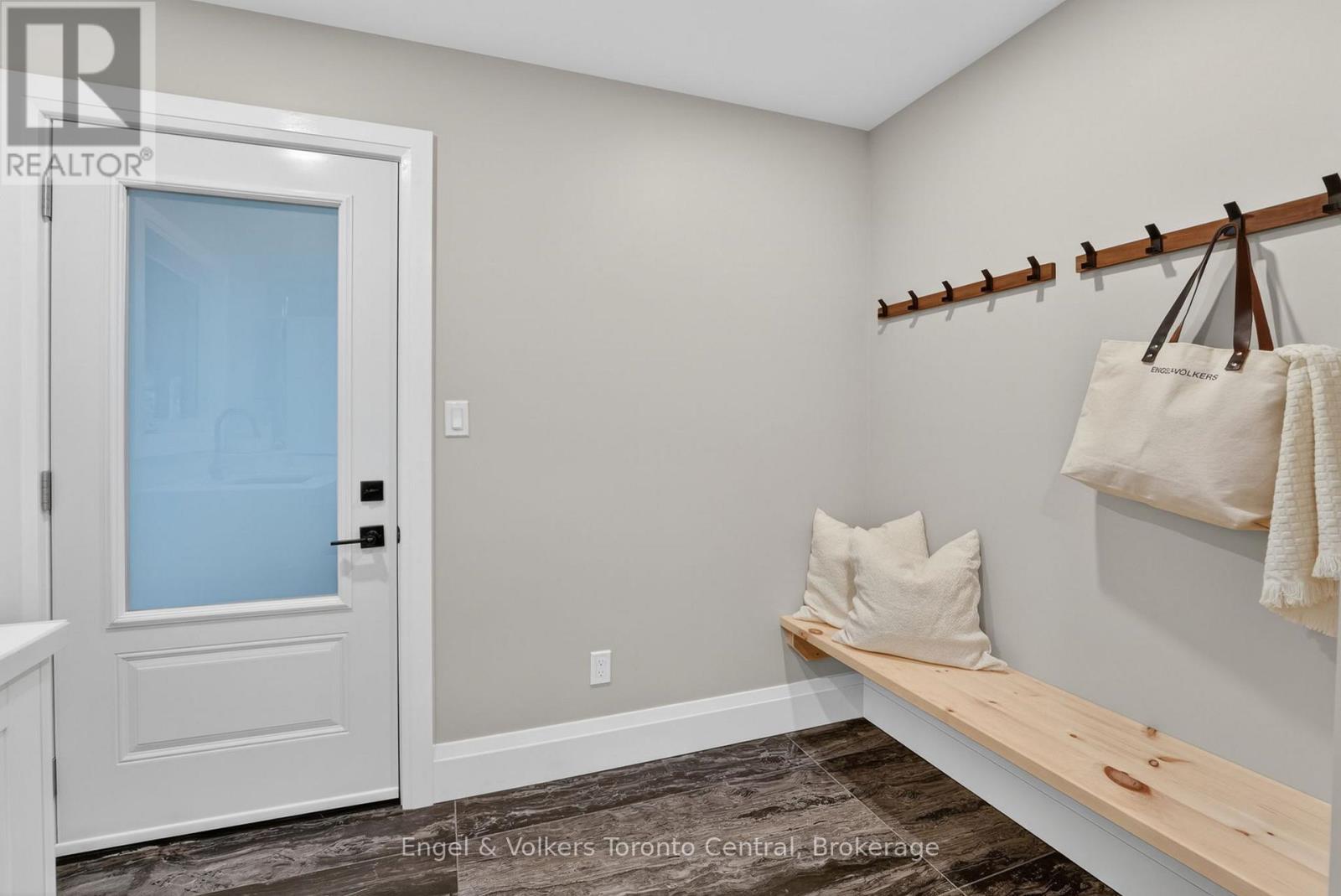 Mudroom with entry from garage - 1093 Highway 141 Drive, Seguin, ON