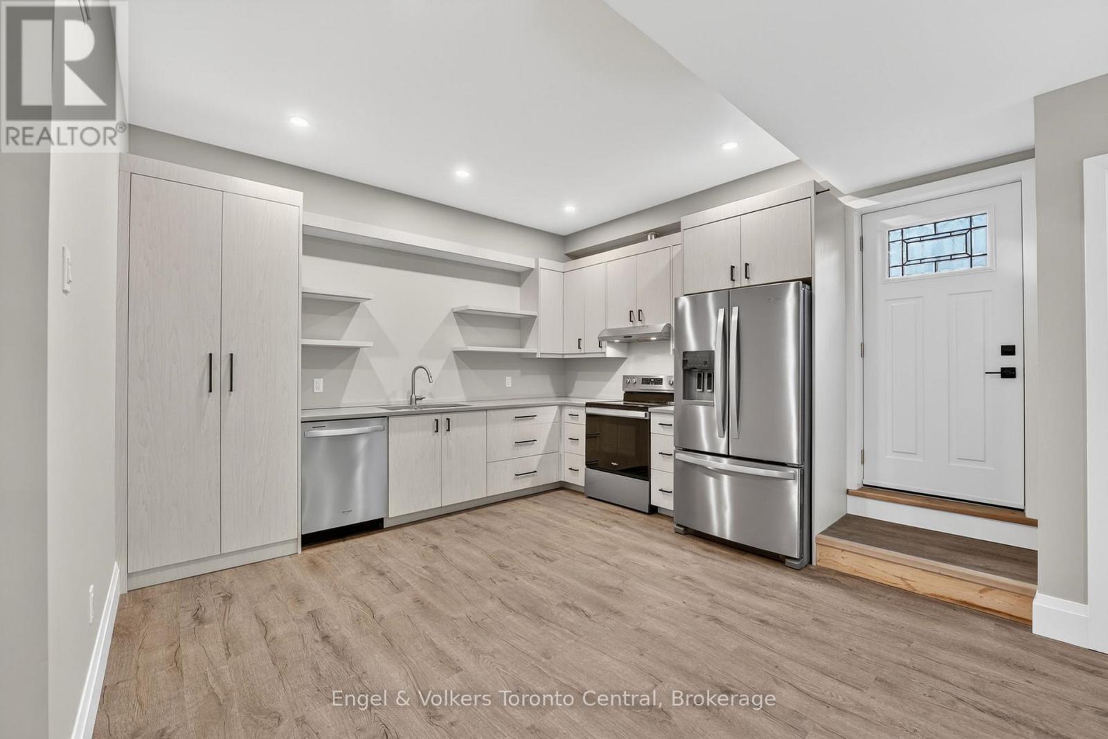 Apartment Kitchen - 1093 Highway 141 Drive, Seguin, ON