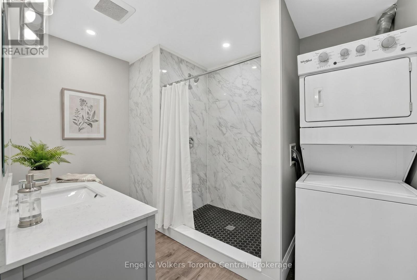 Apartment Bathroom - virtually staged - 1093 Highway 141 Drive, Seguin, ON