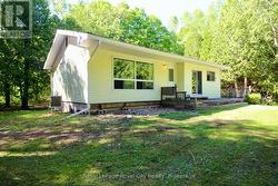 42 WARNER BAY ROAD Northern Bruce Peninsula, ON N0H 2R0