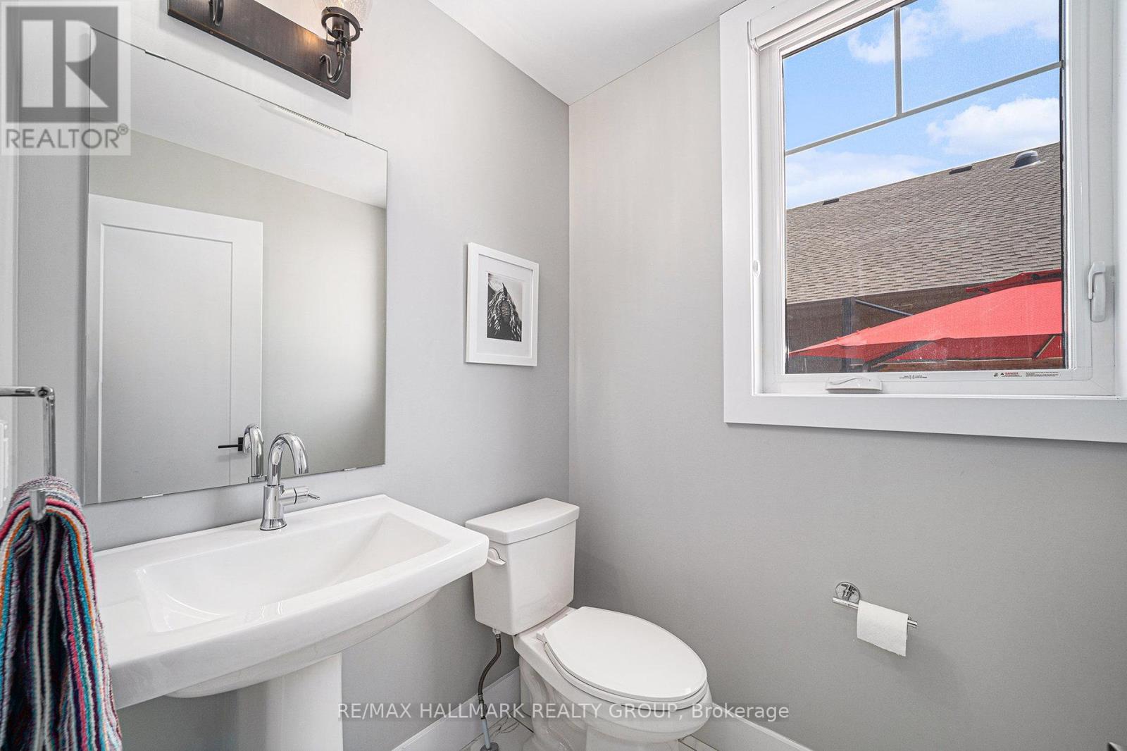 17 Leeming Drive, Ottawa, ON