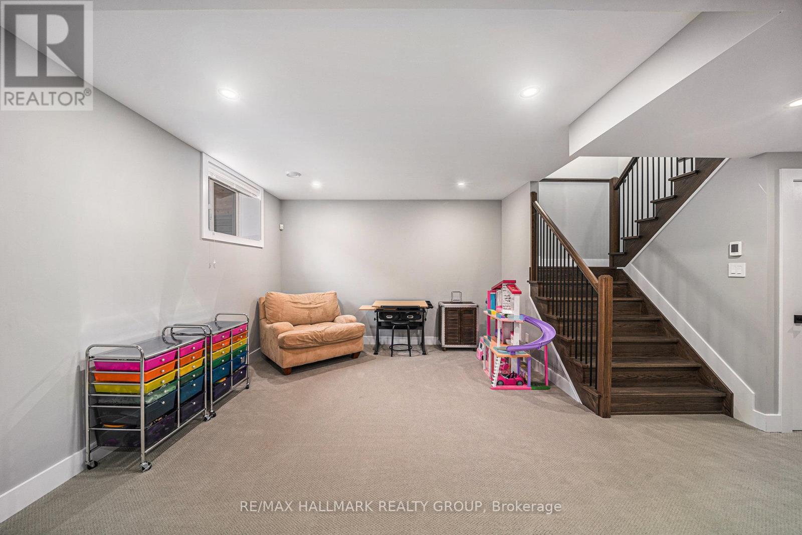 17 Leeming Drive, Ottawa, ON