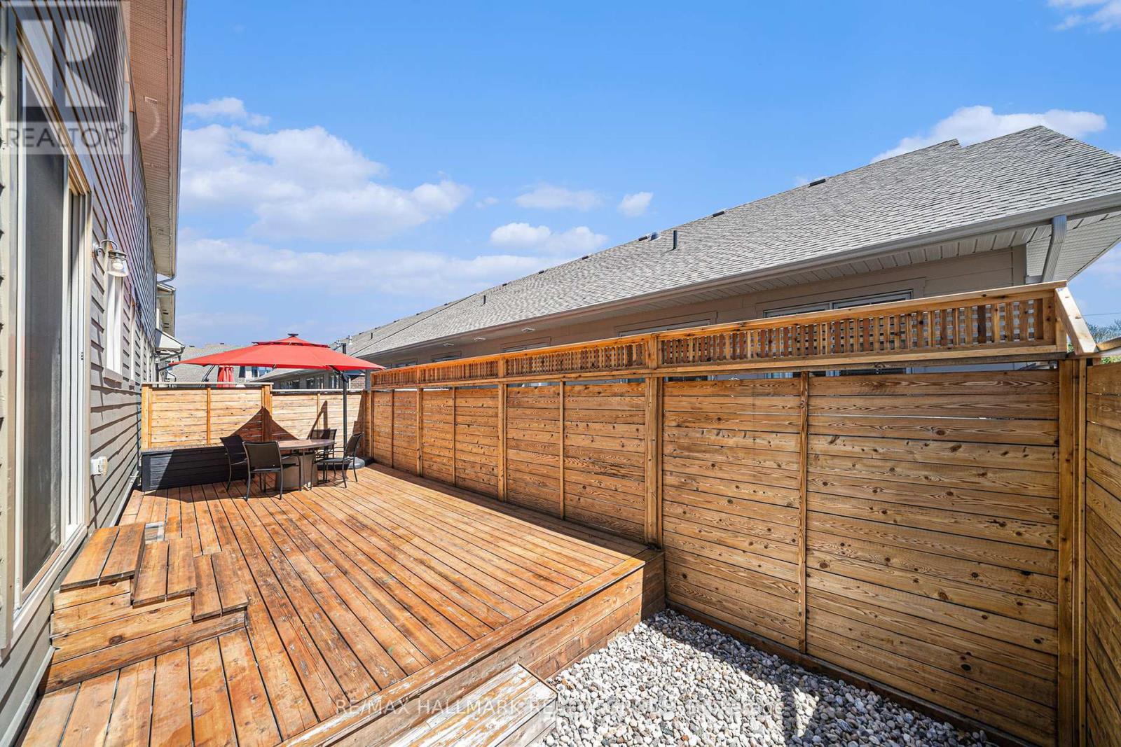 17 Leeming Drive, Ottawa, ON