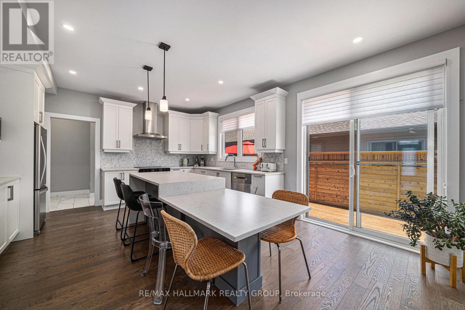 17 Leeming Drive, Ottawa, ON
