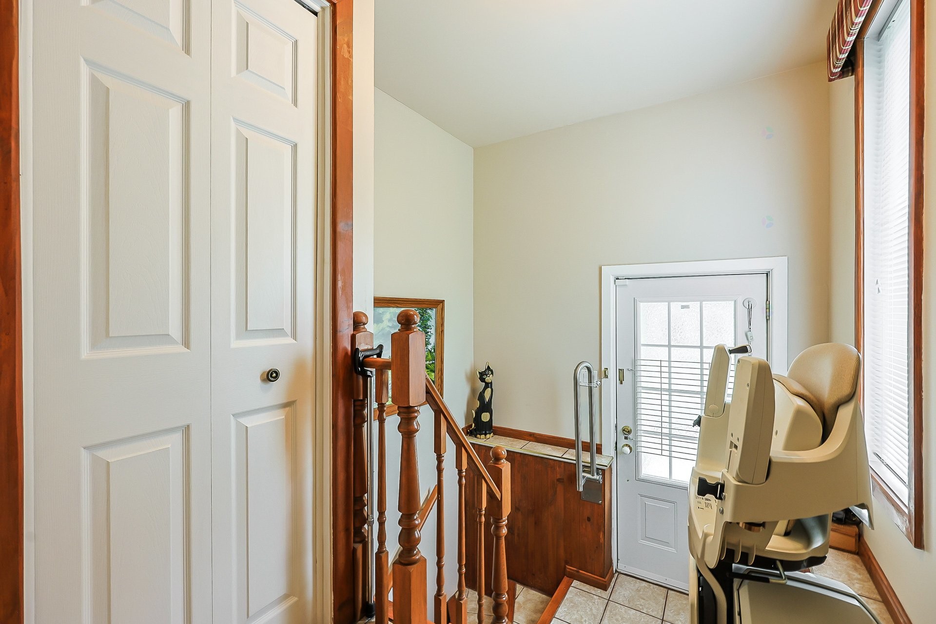 Hall d'entrée/Vestibule - 24 - 26 Ch. Des Écureuils, Ripon, QC