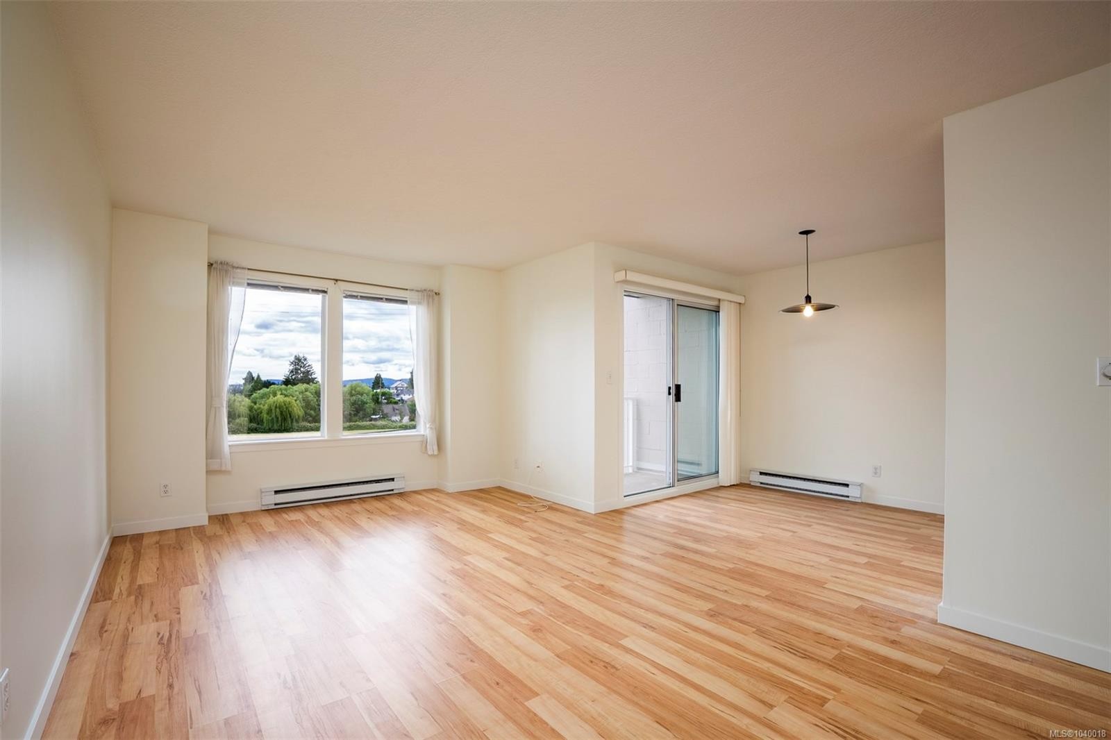 #204-9916 Daniel St, Chemainus, BC