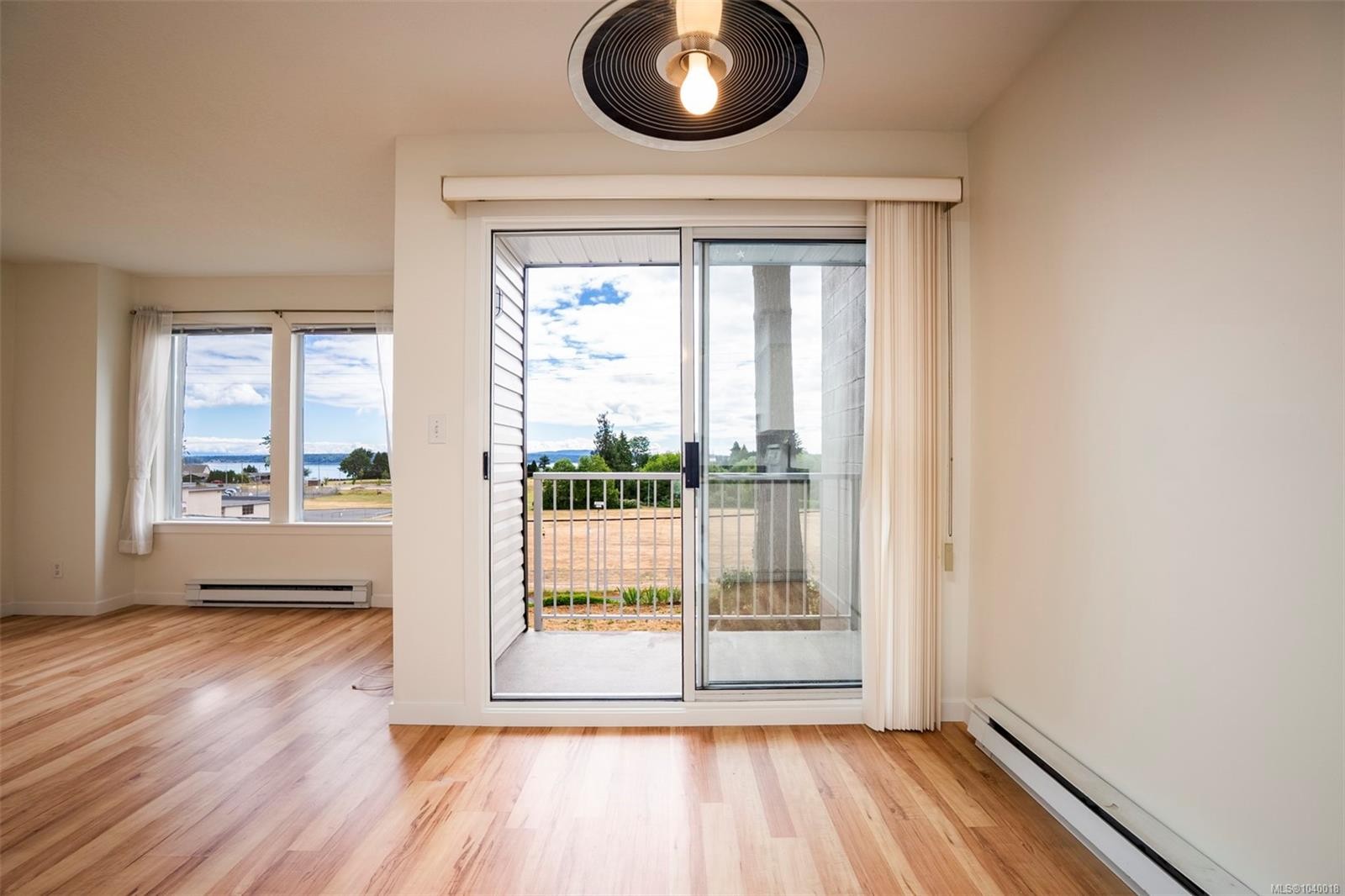 #204-9916 Daniel St, Chemainus, BC