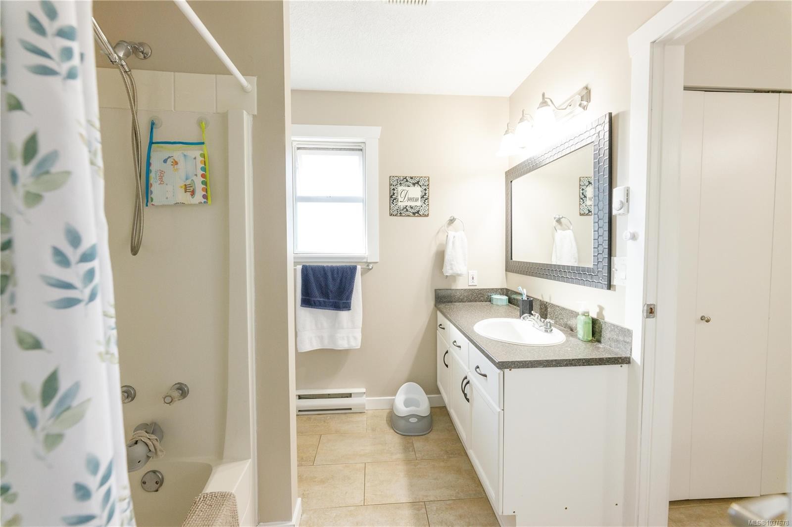 #203-1908 Bowen Rd, Nanaimo, BC