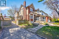 426 ARMDALE AVENUE Toronto, ON M6S 3X8