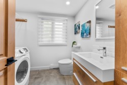 Powder room -
