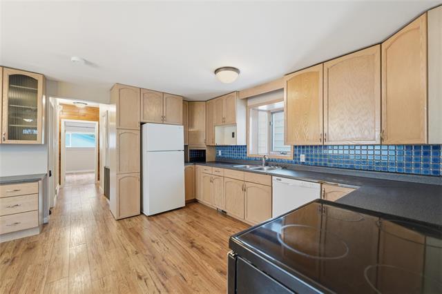 220 Arnold Ave, Winnipeg, MB