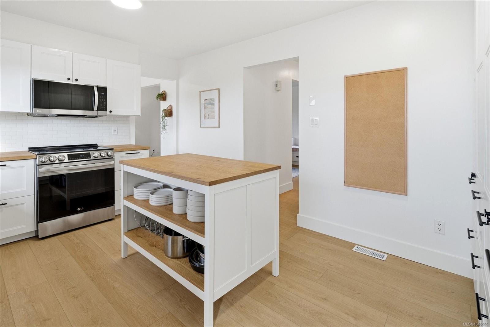 4285 Caen Rd, Saanich, BC