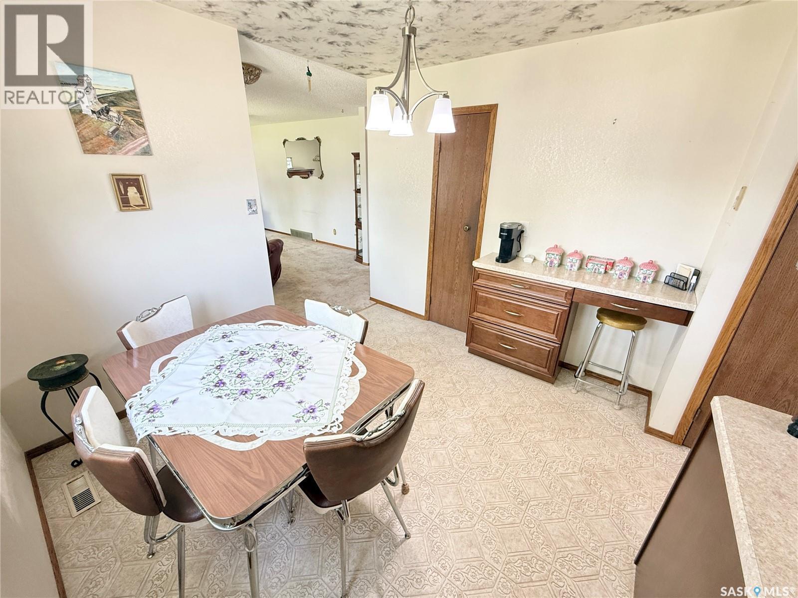 722 Washington Drive, Weyburn, SK