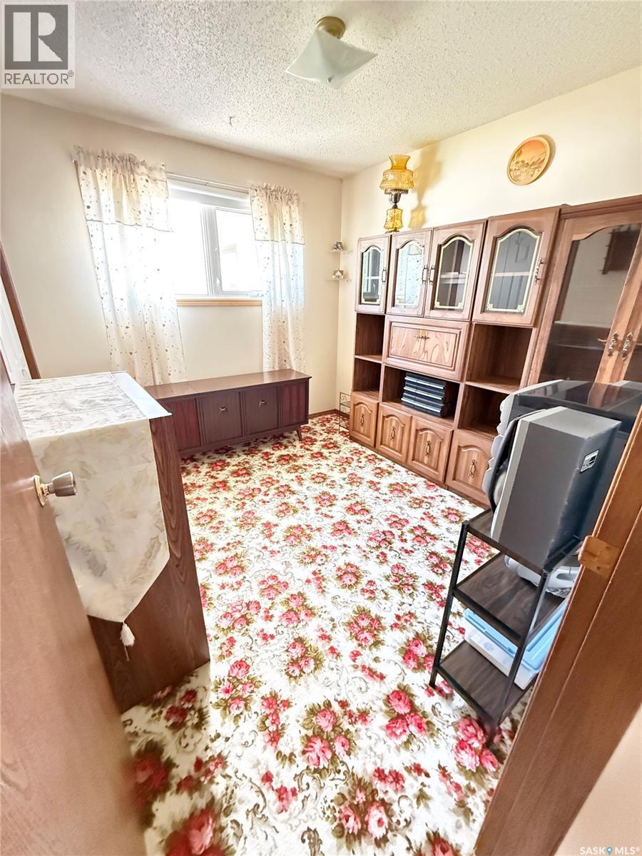 722 Washington Drive, Weyburn, SK