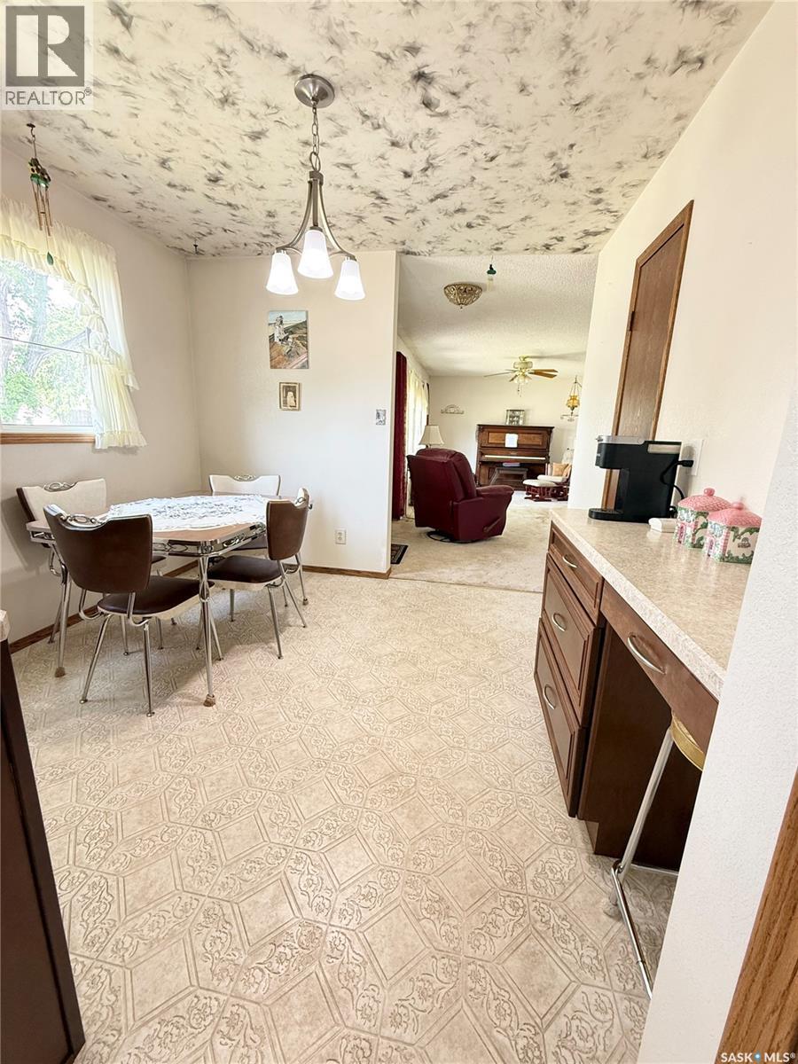 722 Washington Drive, Weyburn, SK