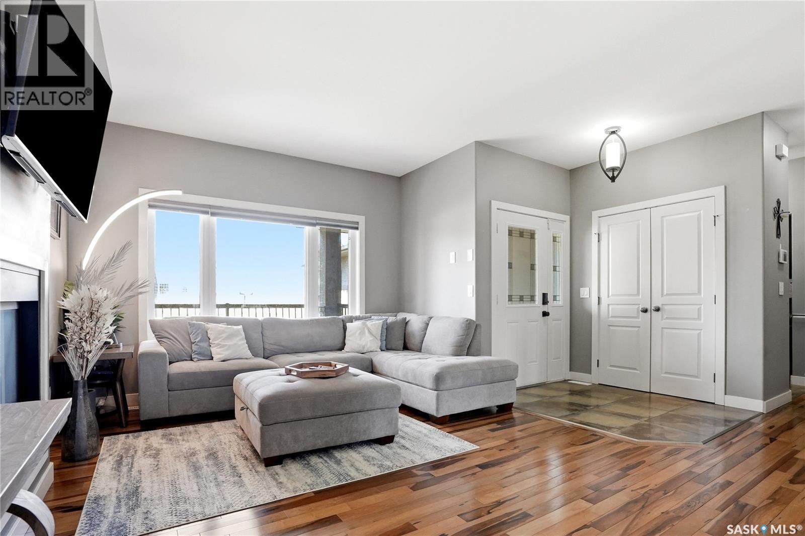 238 Greenfield Crescent, Saskatoon, SK