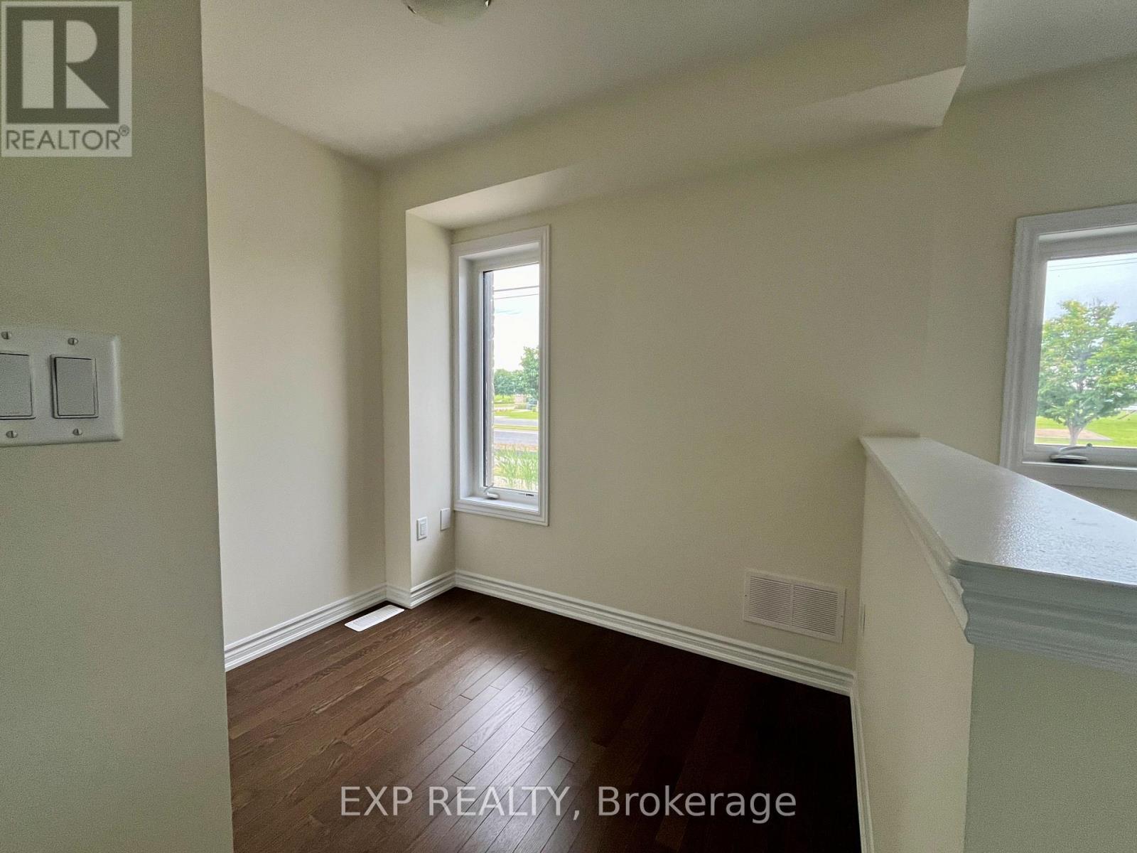 116 Blick Crescent, Aurora, ON