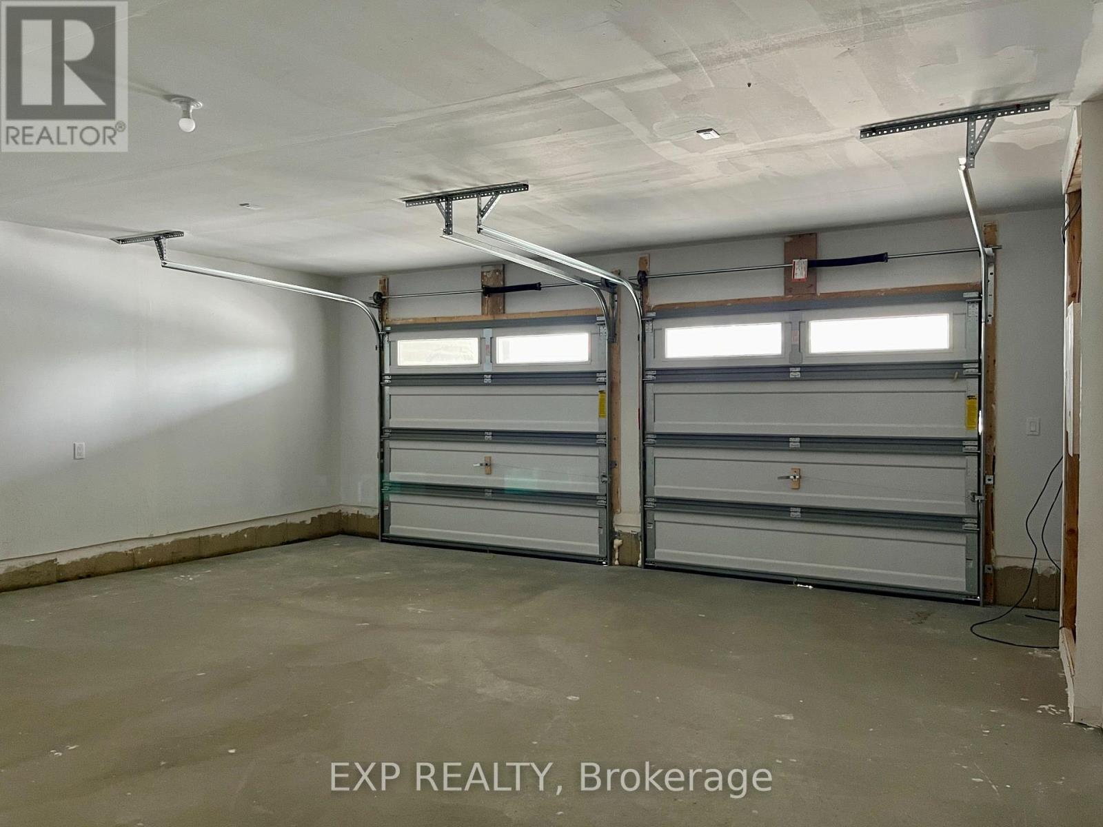 116 Blick Crescent, Aurora, ON