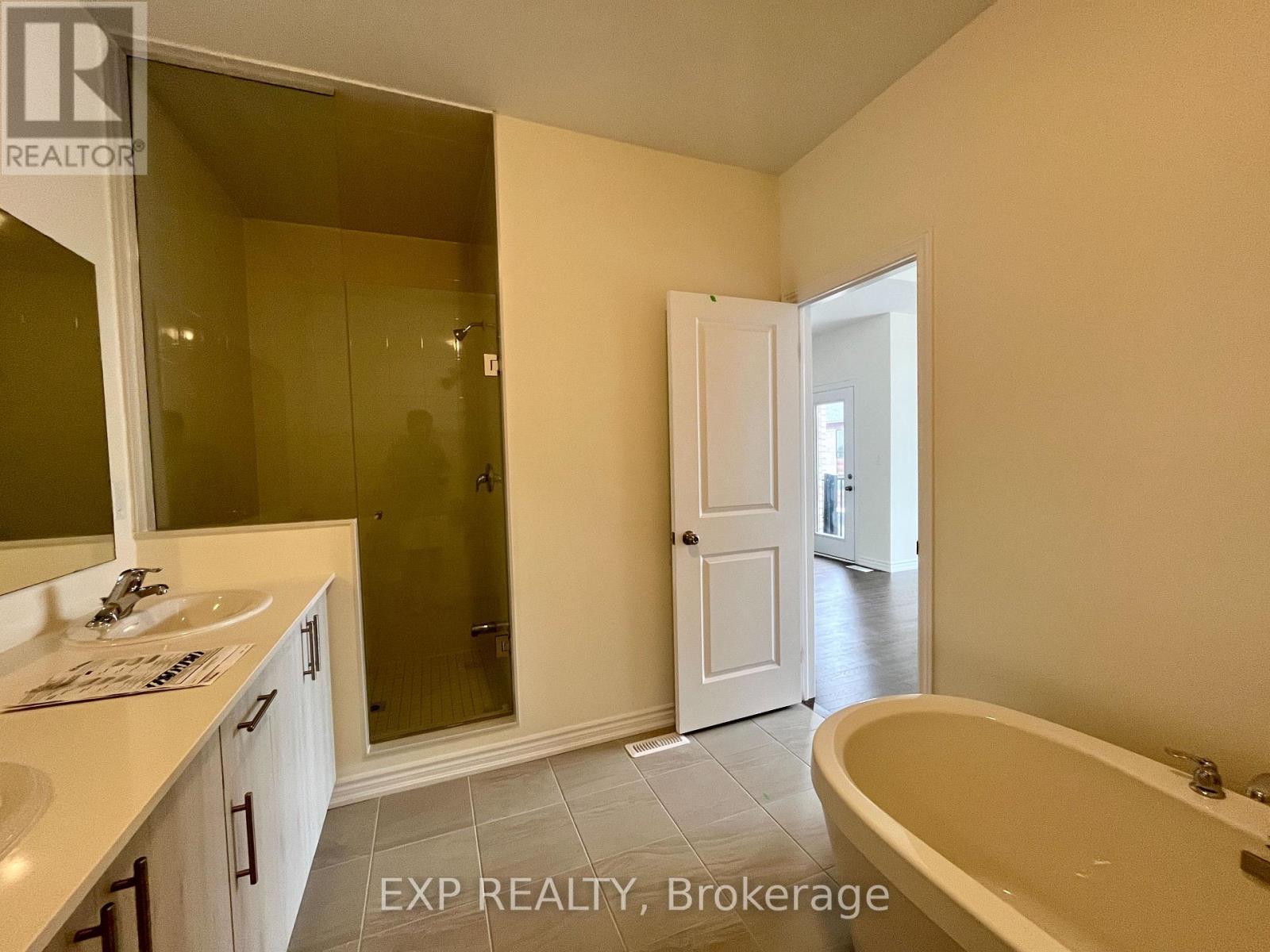 116 Blick Crescent, Aurora, ON