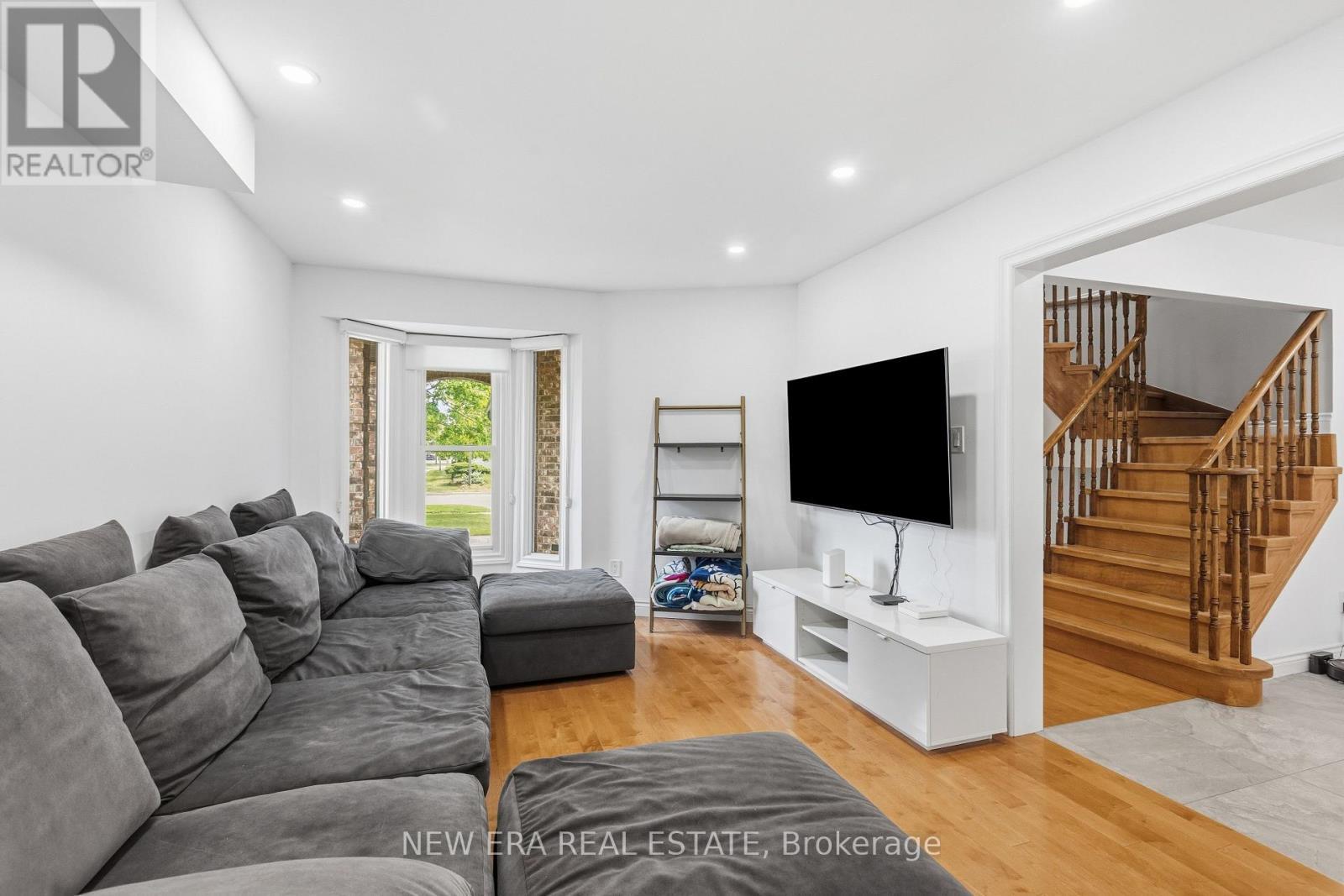 67 Chilmar Crescent, Vaughan, ON
