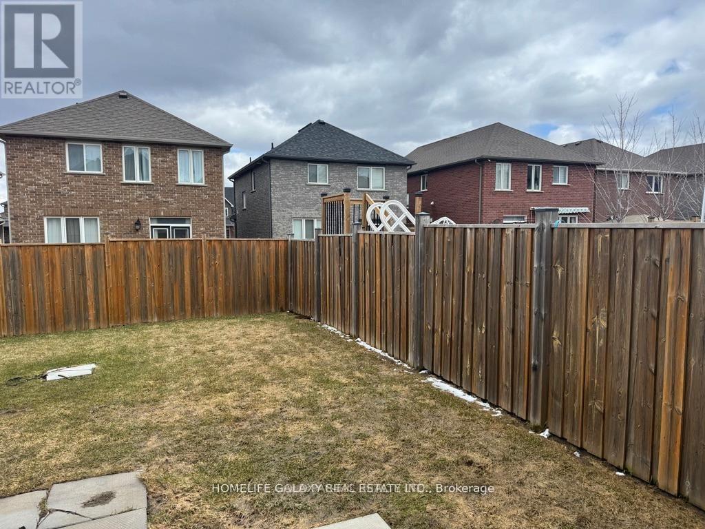 86 Nathan Crescent, Barrie, ON