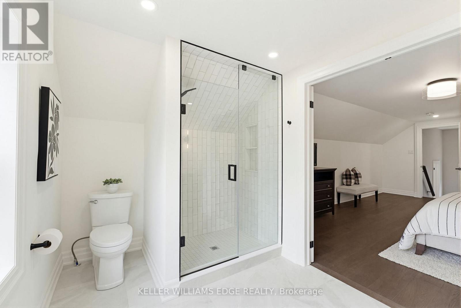 586 Woodland Avenue, Burlington, ON
