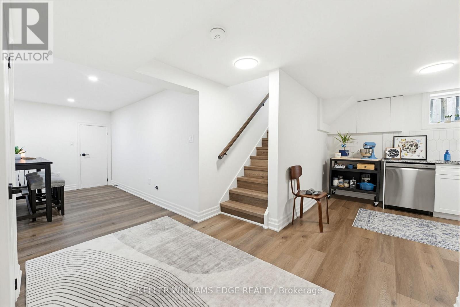 586 Woodland Avenue, Burlington, ON