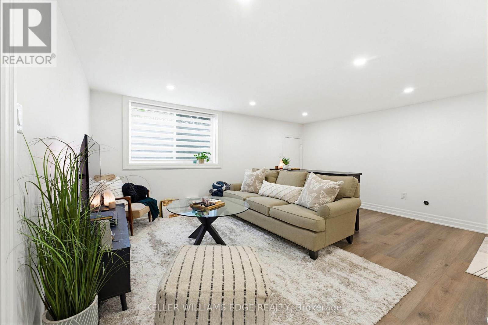 586 Woodland Avenue, Burlington, ON