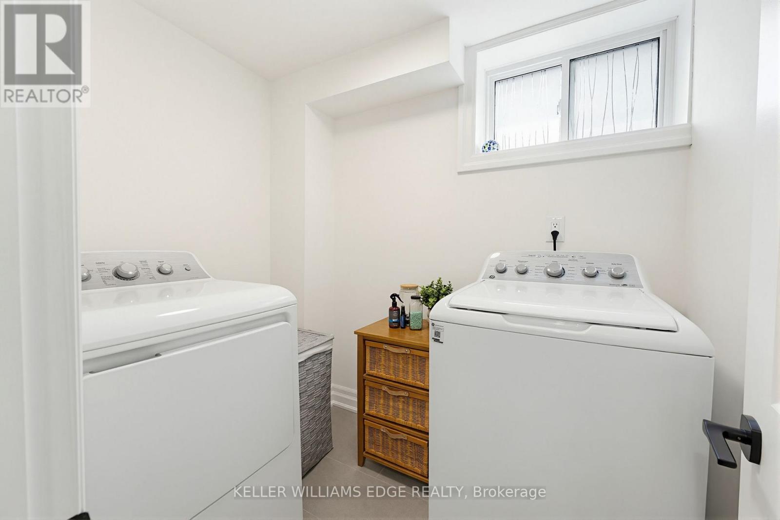 586 Woodland Avenue, Burlington, ON