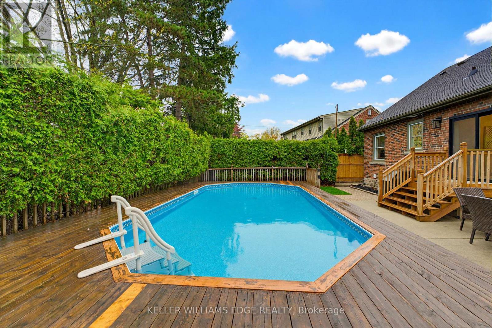 586 Woodland Avenue, Burlington, ON