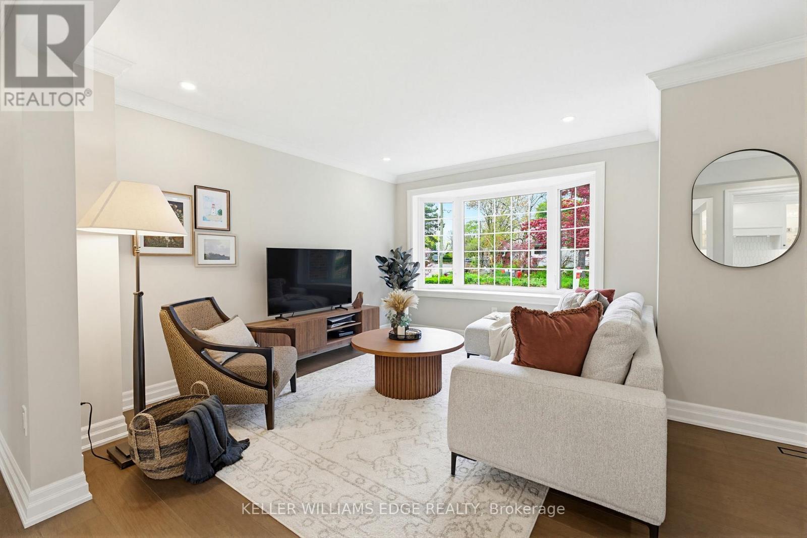586 Woodland Avenue, Burlington, ON