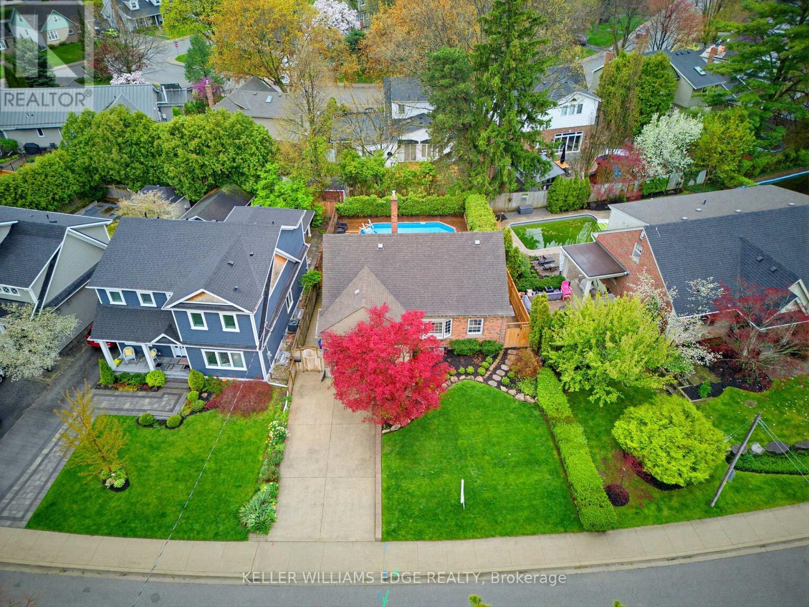 586 Woodland Avenue, Burlington, ON