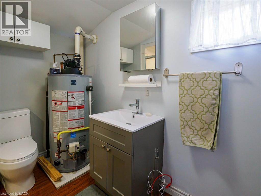9 Marshall Lane, Simcoe, ON - Indoor Photo Showing Bathroom