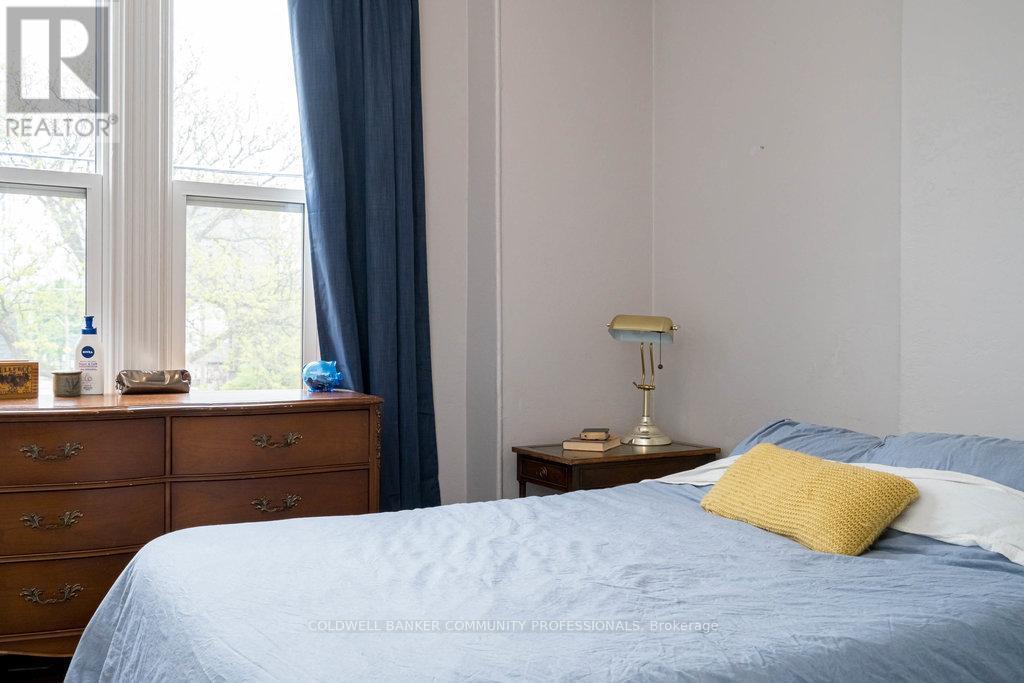 146 Forest Avenue, Hamilton, ON - Indoor Photo Showing Bedroom