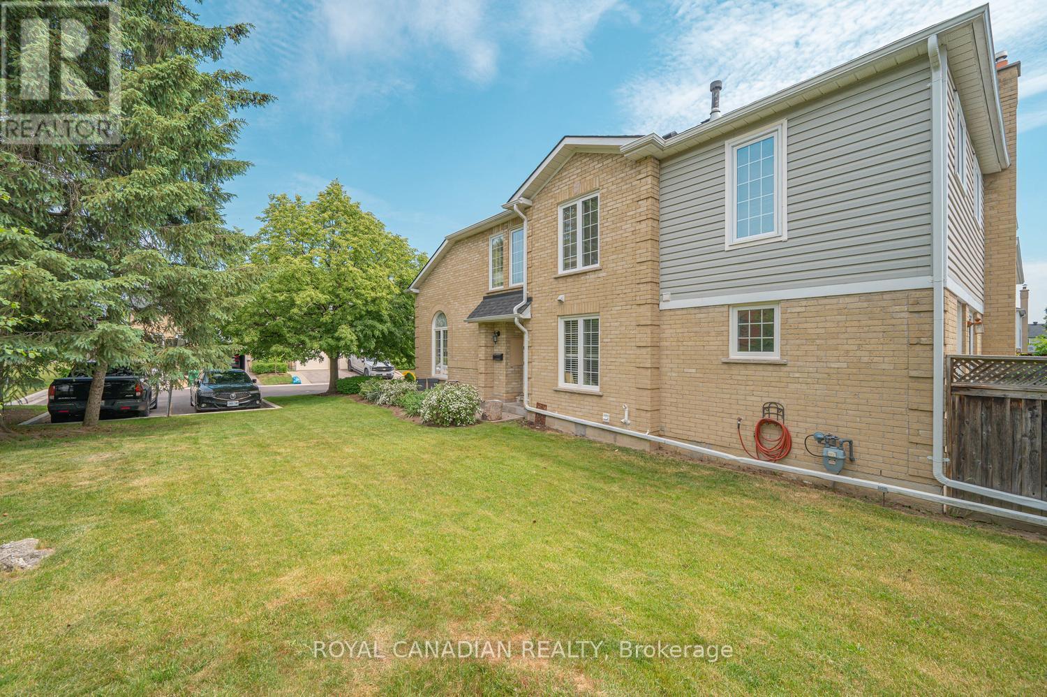 63 Heathcliffe Square, Brampton, ON
