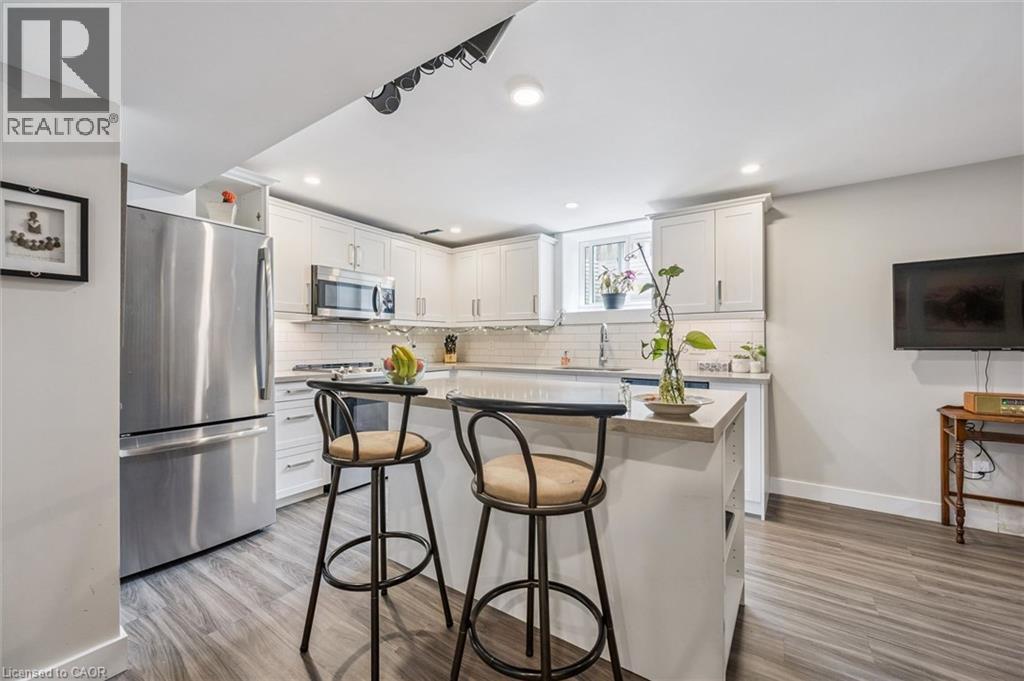 662 Burnett Avenue, Cambridge, ON