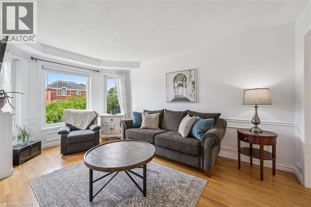 662 Burnett Avenue, Cambridge, ON