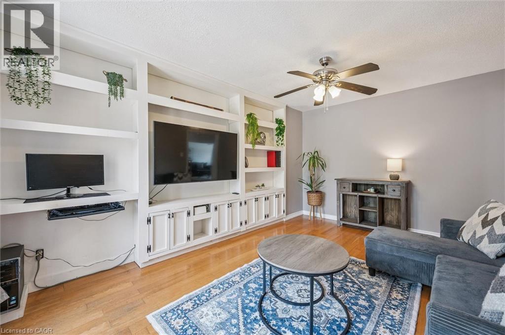 662 Burnett Avenue, Cambridge, ON