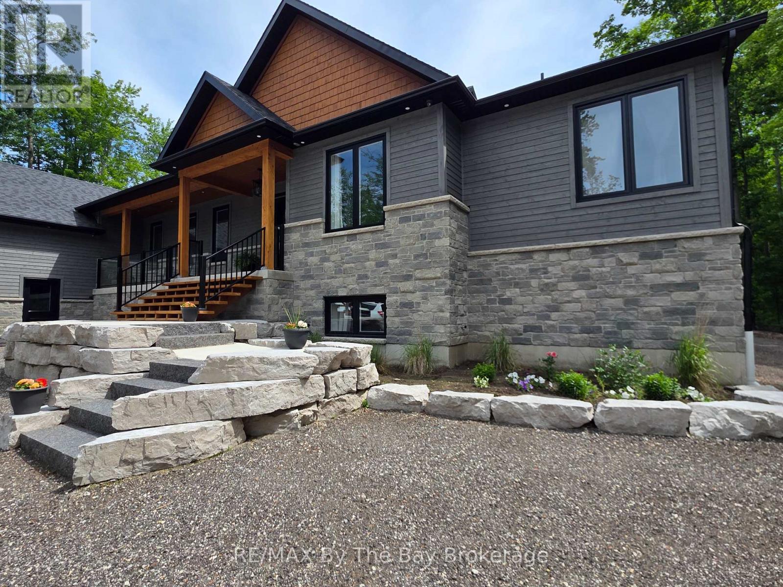 95 Spruce Street - 95 Spruce Street, Tiny, ON
