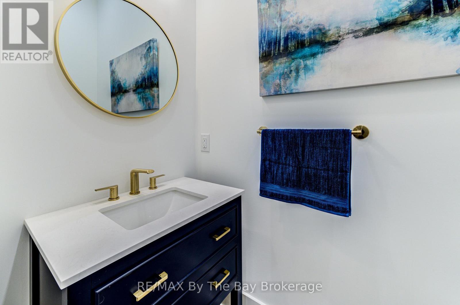 Main Floor 2pc bathroom - 95 Spruce Street, Tiny, ON
