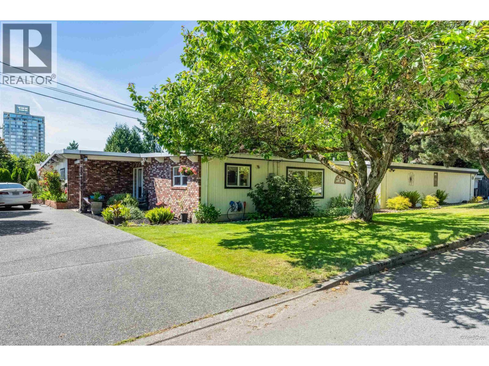 529 Appian Way, Coquitlam, BC