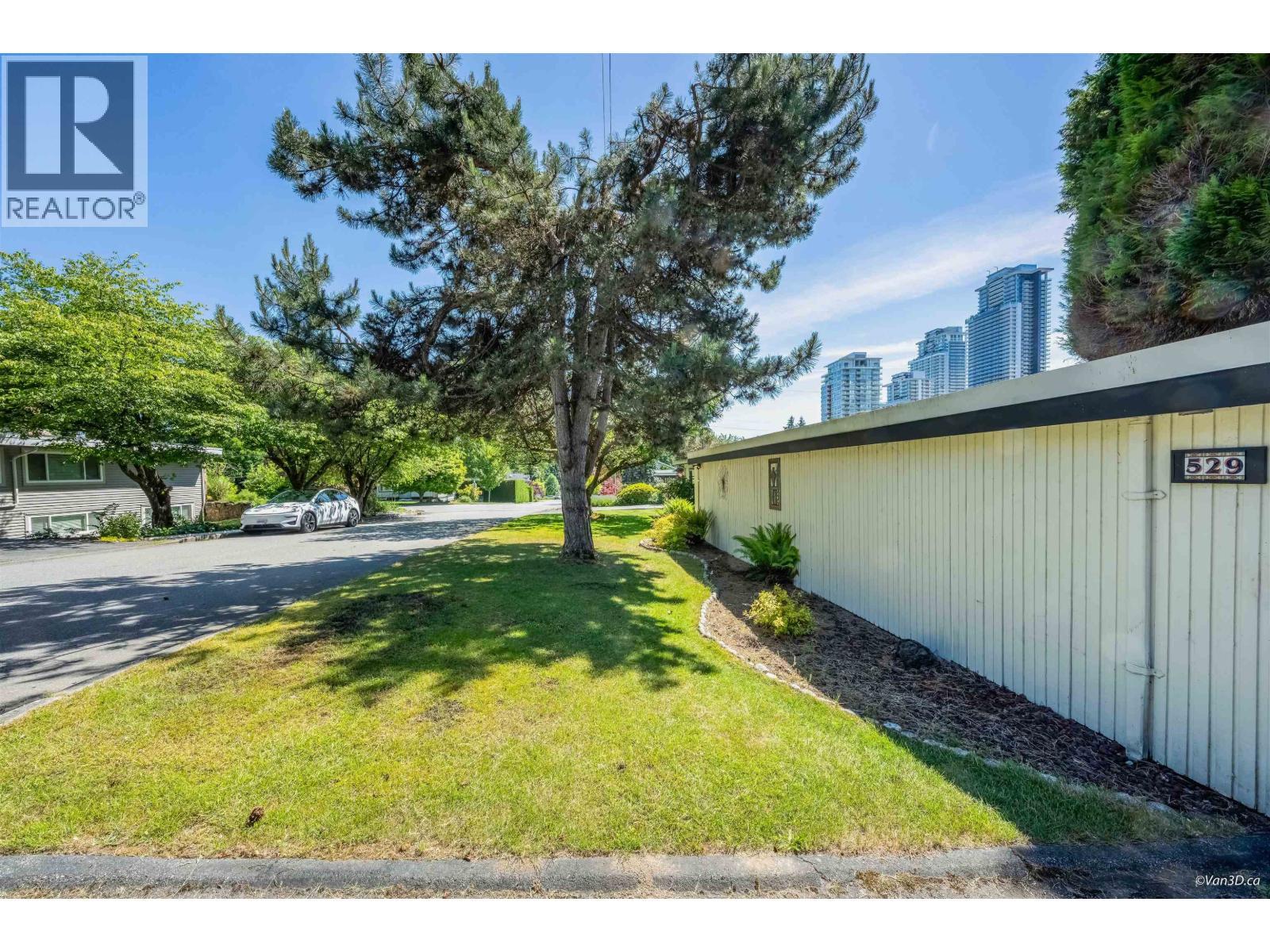 529 Appian Way, Coquitlam, BC