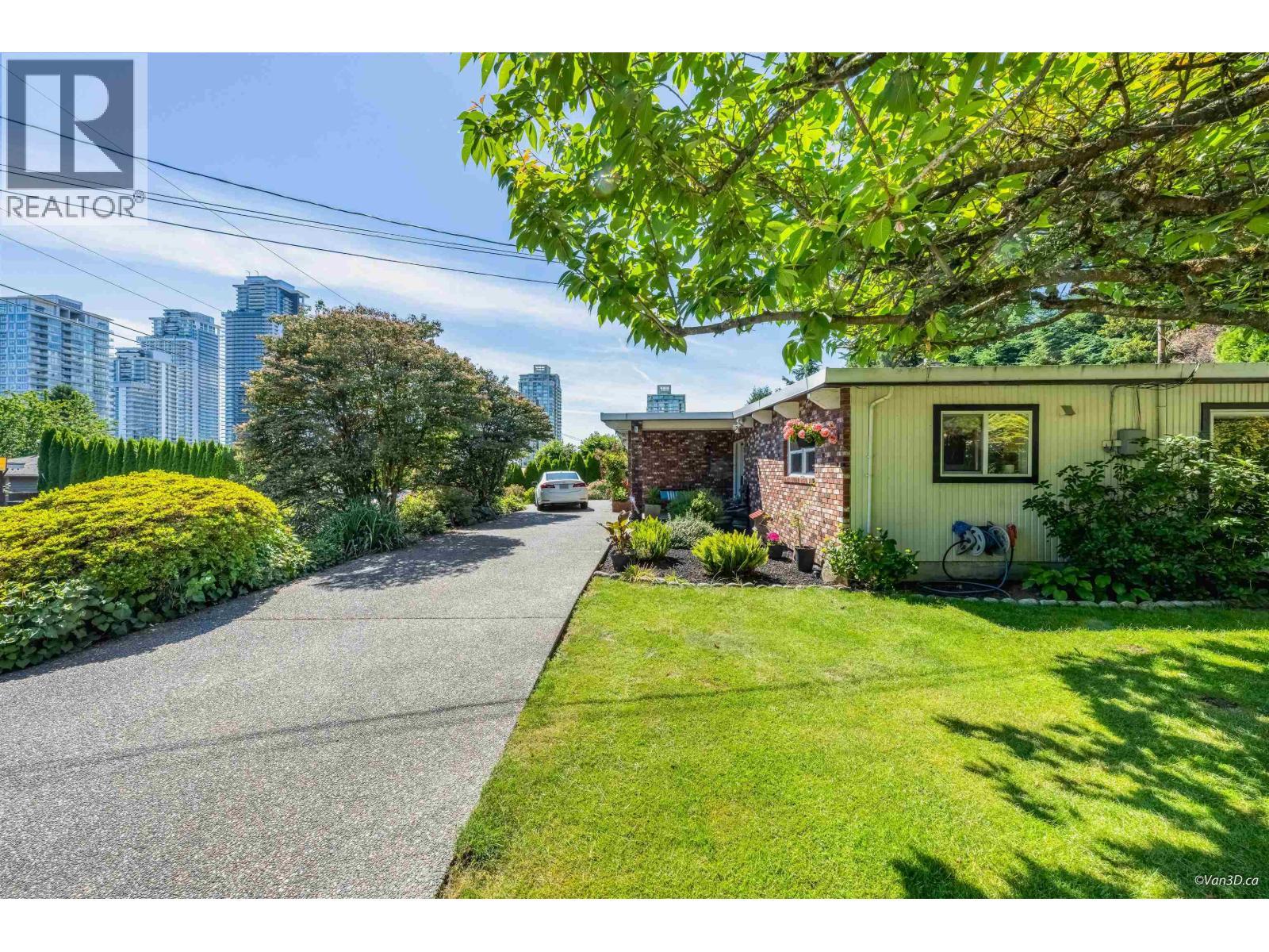 529 Appian Way, Coquitlam, BC