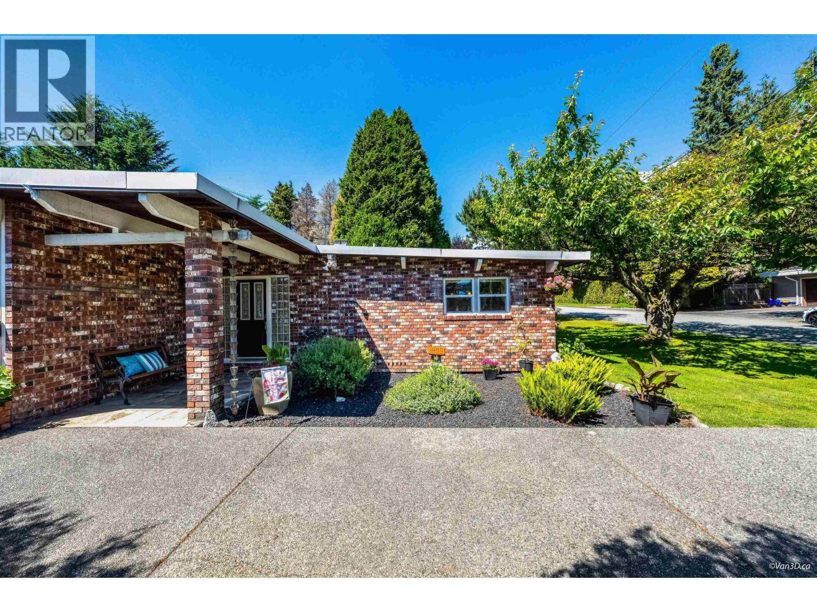 529 Appian Way, Coquitlam, BC