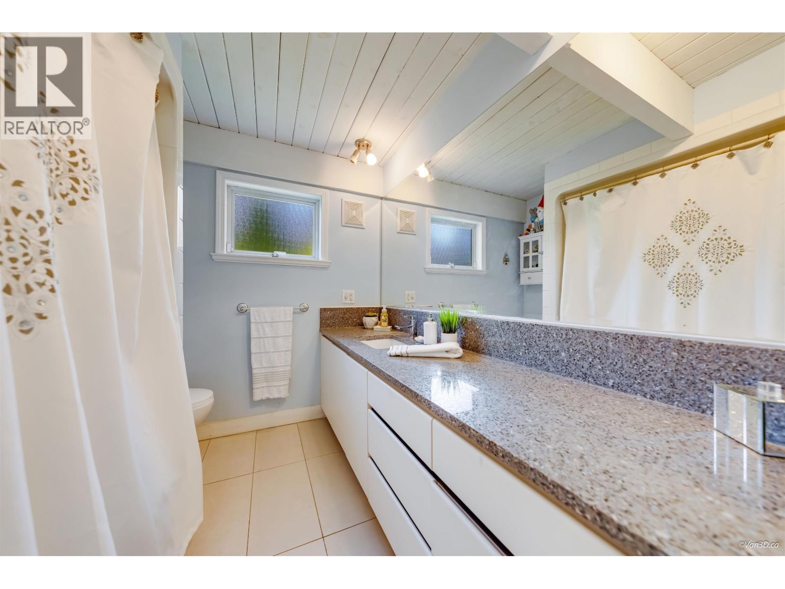 529 Appian Way, Coquitlam, BC