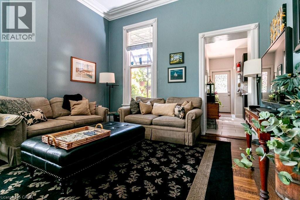 146 Forest Avenue, Hamilton, ON