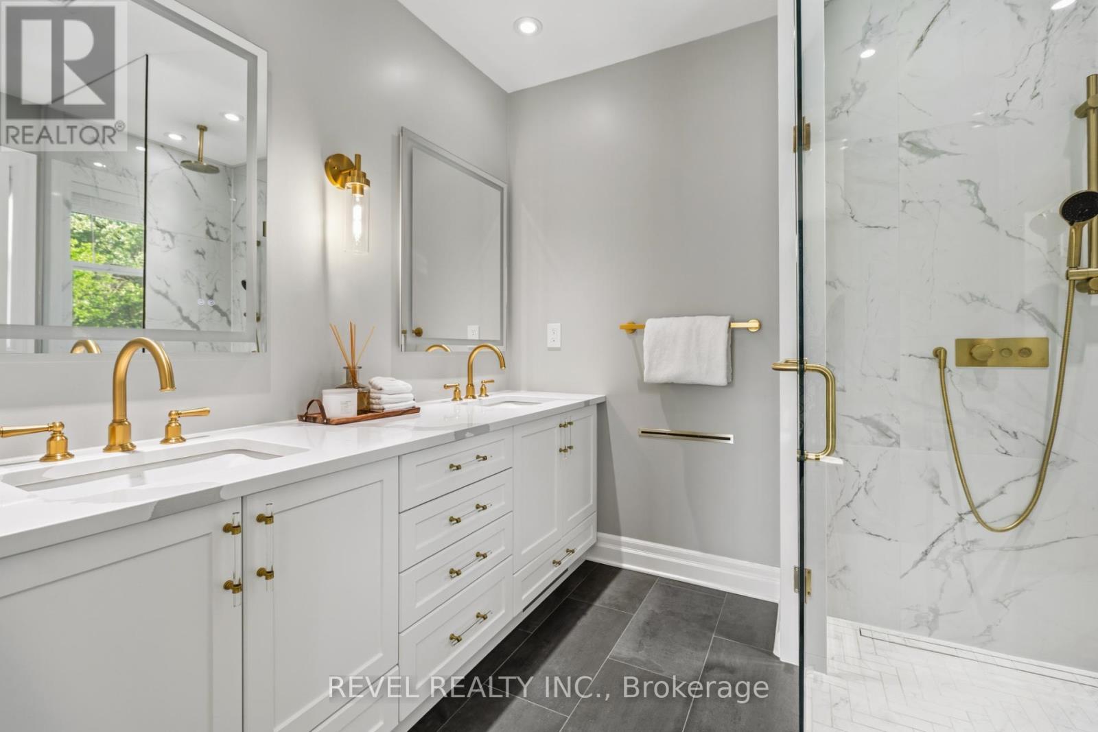 1648 Crediton Parkway, Mississauga, ON